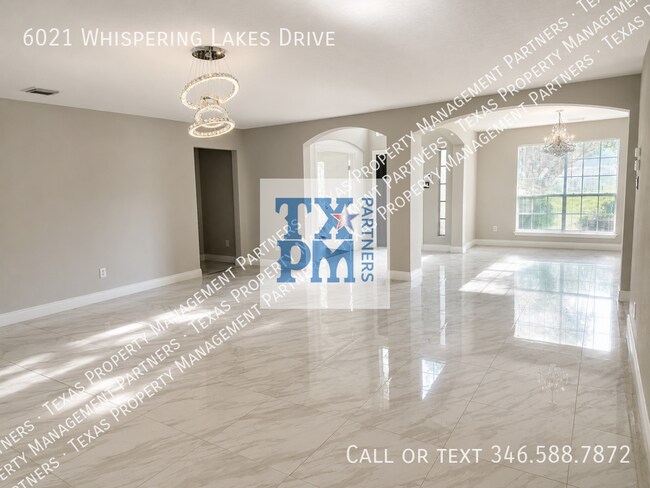 Foto del edificio - 6021 Whispering Lakes Dr