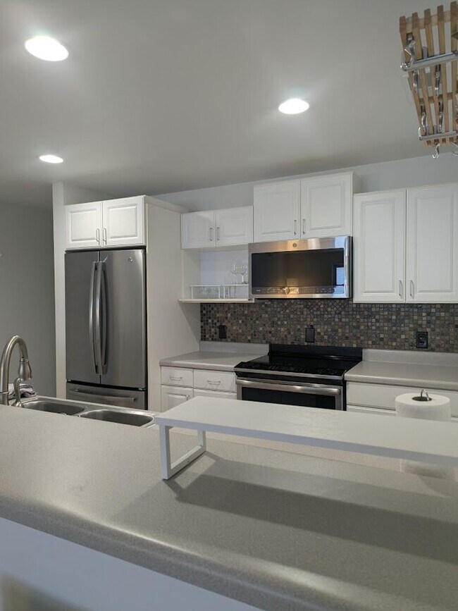 Foto del edificio - Bright and Spacious Condo for Rent in Downtown Verona