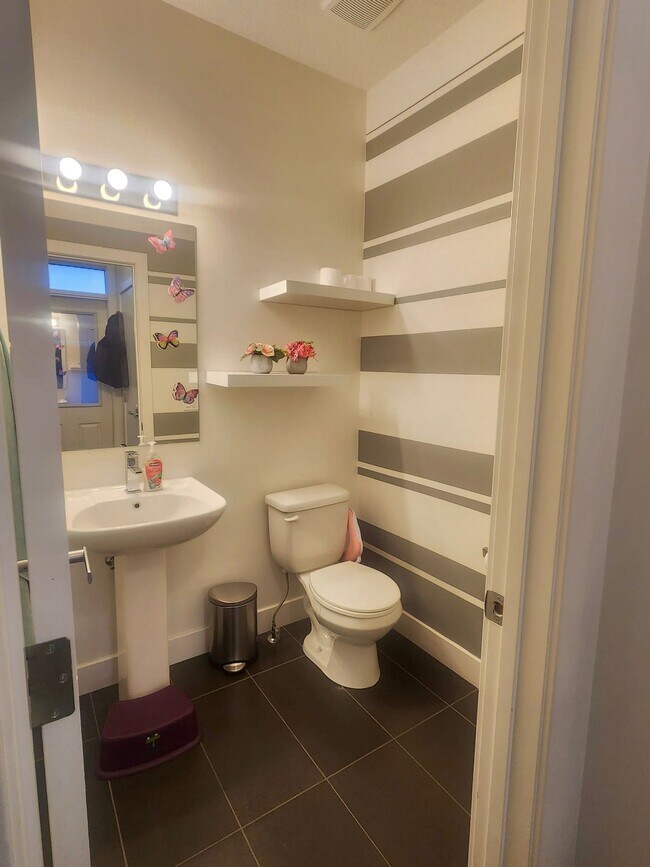 Building Photo - 48 Evansridge Cl NW