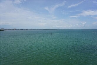 Building Photo - 103 1st St E