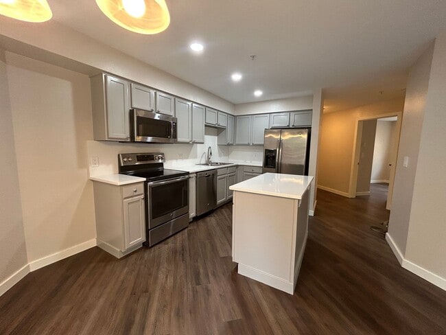 Building Photo - Capitol Hill Condominium