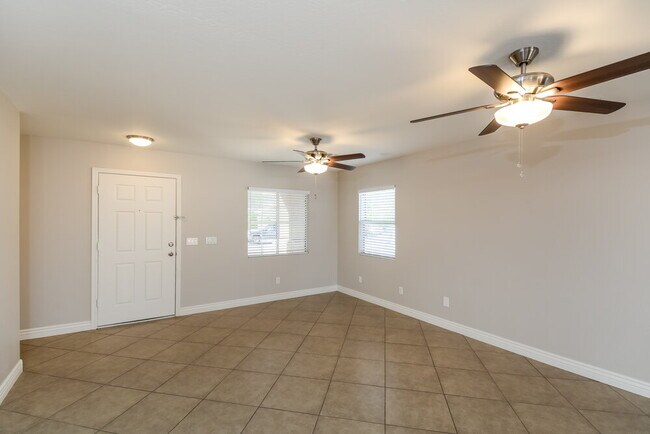Building Photo - 12422 W Sharon Dr