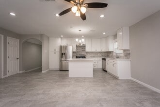 Building Photo - 4411 Knotty Oaks Trail