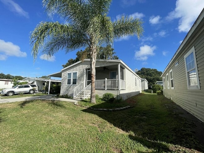 Building Photo - 36126 Plum Ave