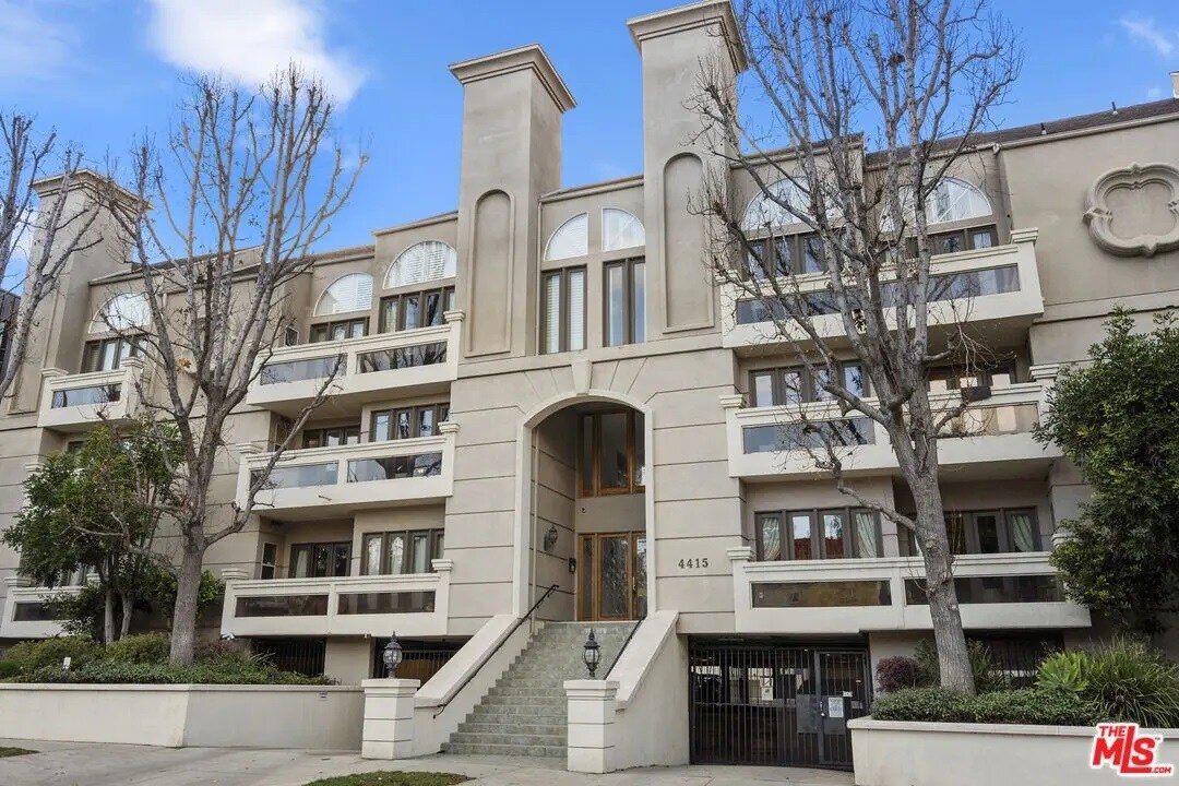 4415 Saugus Ave Unit 103, Sherman Oaks, CA 91403 Condo for Rent in