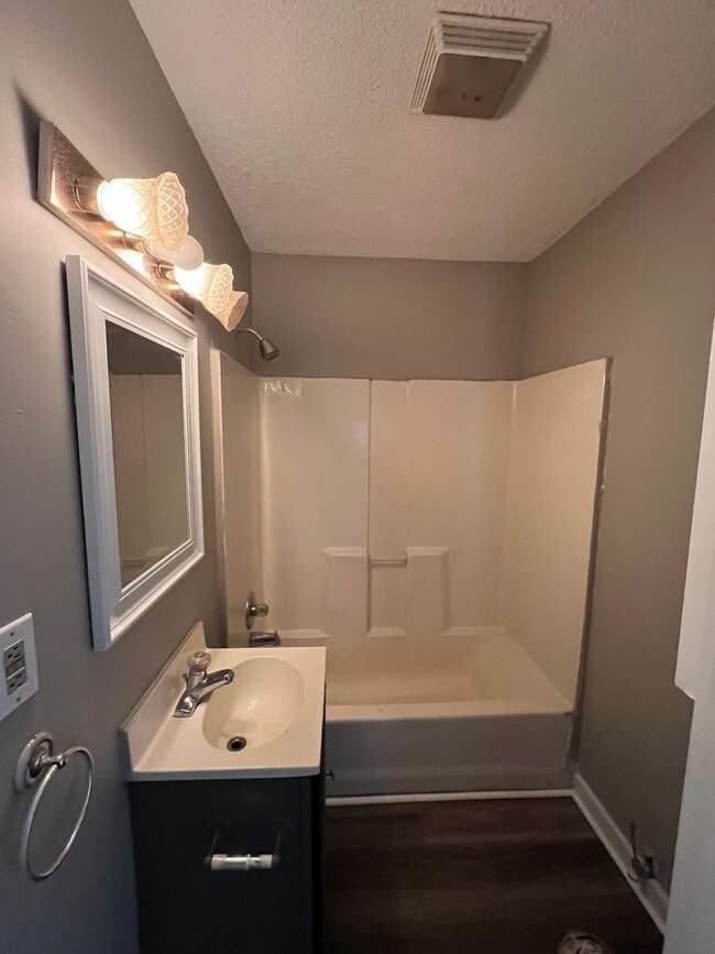 Building Photo - Two Bedroom Home in Chattanooga TN