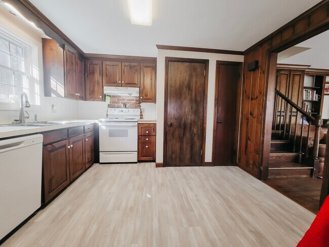 Foto del edificio - 51 Woods Rd