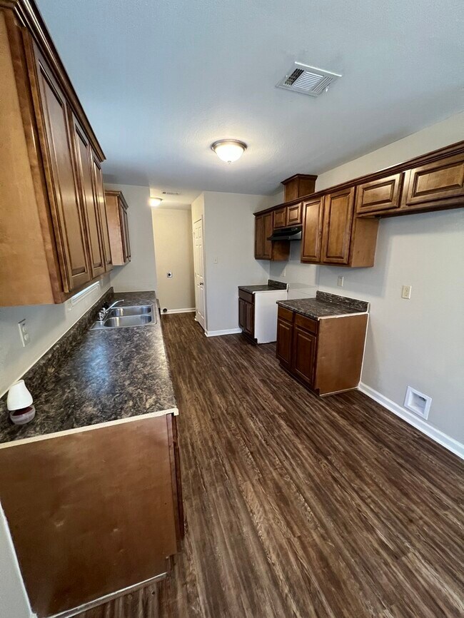 Foto del edificio - 1415 W 16th St