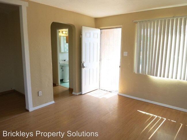 Building Photo - 2913 Manzano St NE