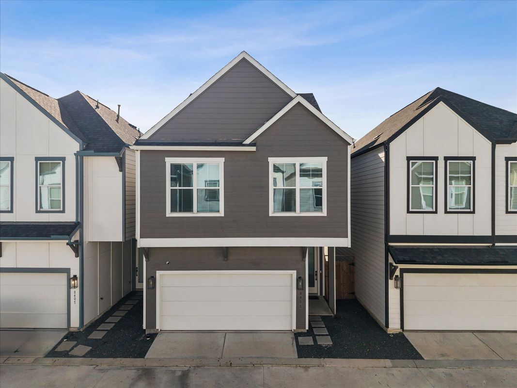 Foto principal - 8411 Berry Brush Ln
