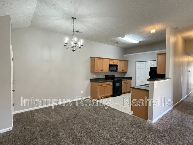 Foto del edificio - 553 Rose Cottage Cir