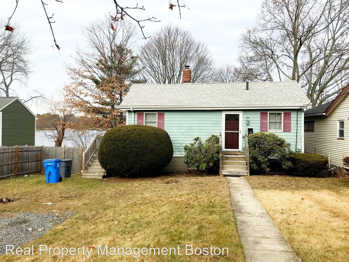 Primary Photo - 28 Hiawatha Ave