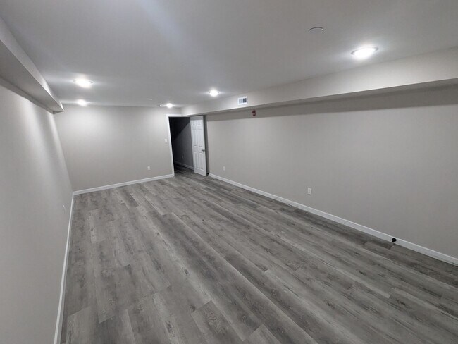 Foto del edificio - 4995 W Thompson St