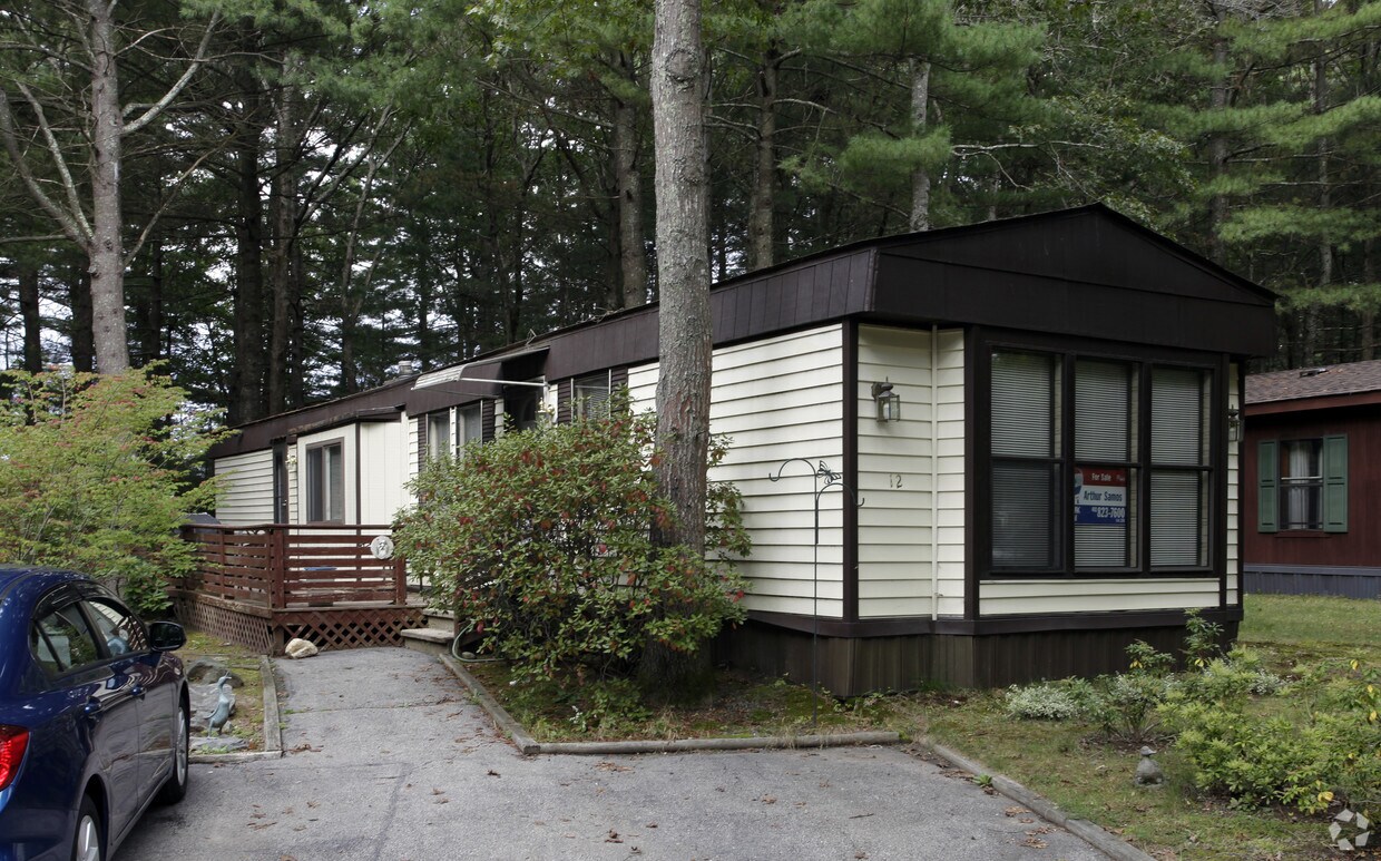 Leisure Village Apartments in Coventry, RI