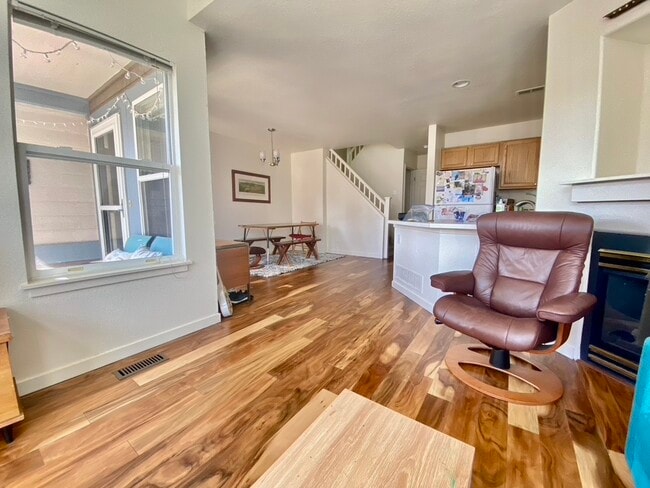 Building Photo - 111 Rowena Pl