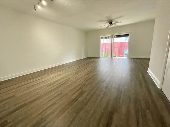 Building Photo - 9357 SW 77th Ave