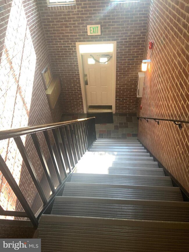 Foto del edificio - 664 Newbridge Ct