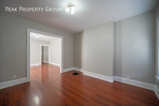 Building Photo - Available in June! 3 Bedroom Duplex Locate...