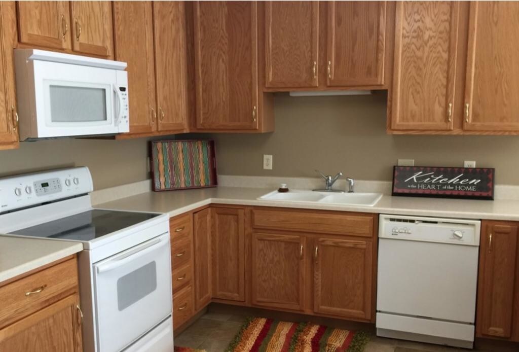 Foto principal - 814 S Old Brook Place