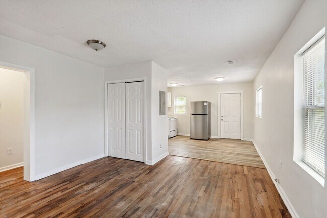 Foto del edificio - 619 Oliver St NW
