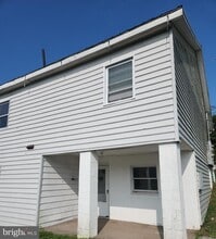 Building Photo - 107 4th St
