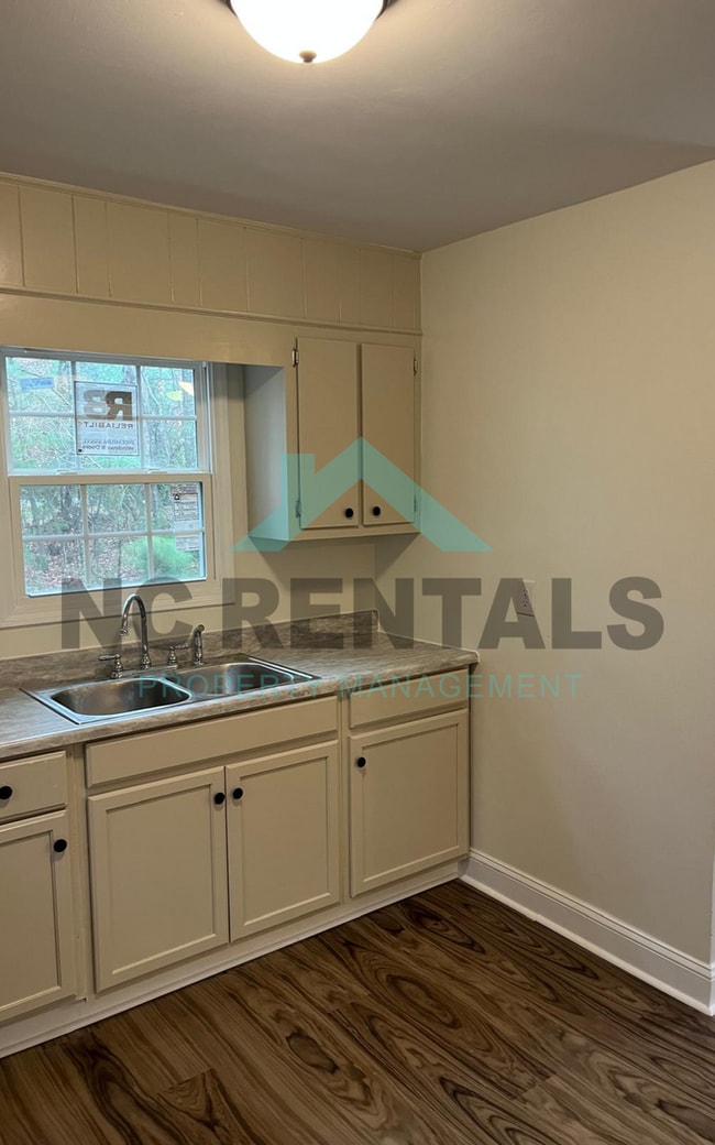 Building Photo - 1036 Brower Rd