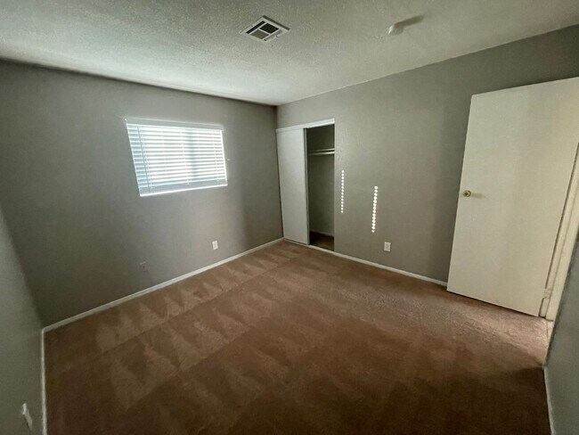 Foto del edificio - 1309 E McDonald Ave