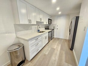 Building Photo - 18081 Biscayne Blvd