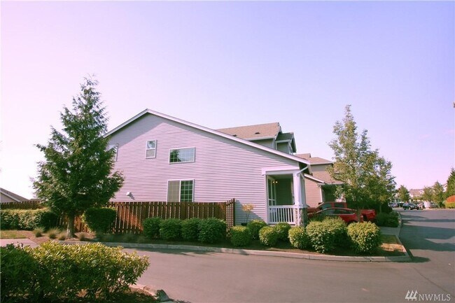 Building Photo - 6413 Elizabeth Ave SE