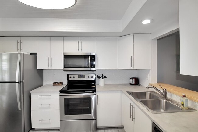Building Photo - Mission Lakes Annual Condo for Rent