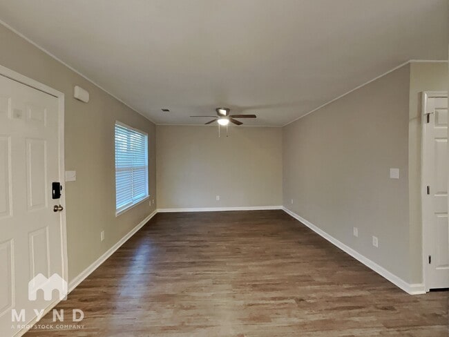 Building Photo - 129 Poplar Pointe Terrace