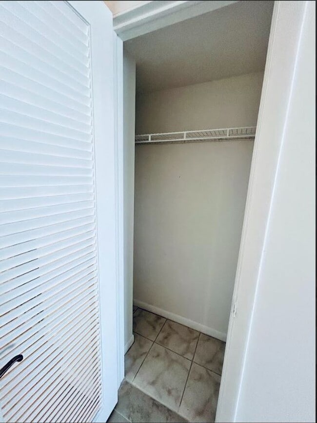 Foto del edificio - Large Updated 1 Bedroom 1.5 Bath Condo - S...