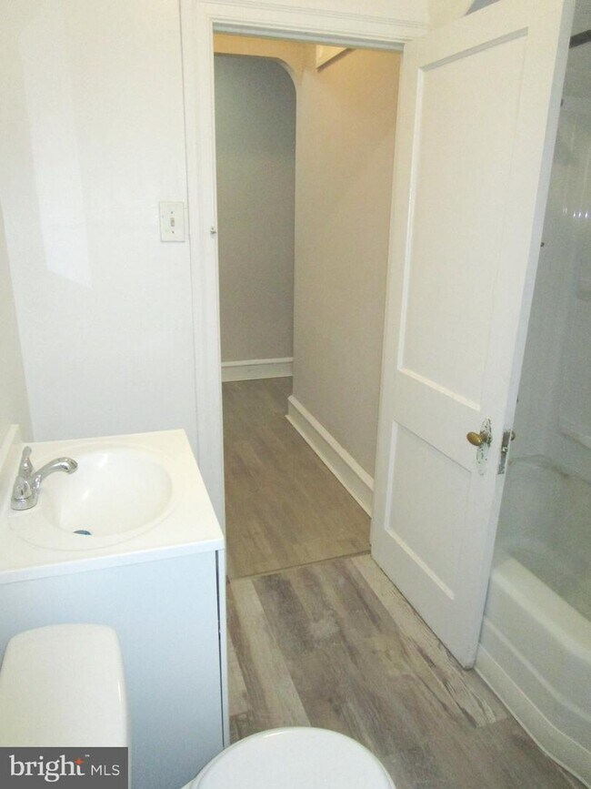 Foto del edificio - 6149 W Columbia Ave