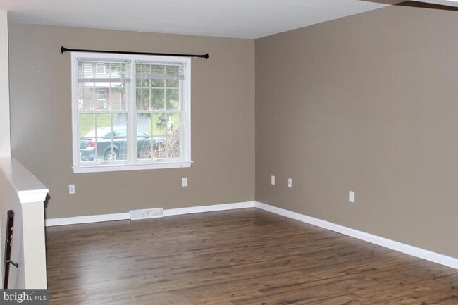 Building Photo - 4 Peach Lane