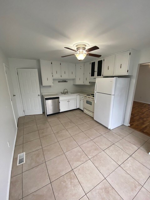 Photo - 110 Teakwood Ln House