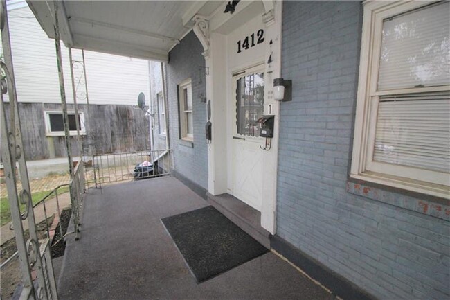 Building Photo - 1412 Main St