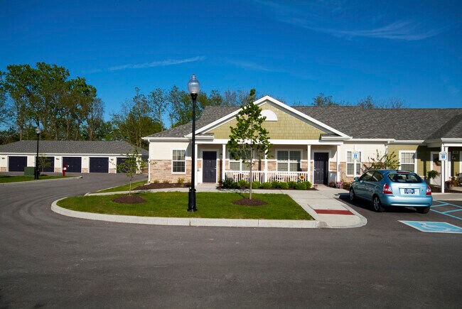 Foto del edificio - Thornbury Pointe Senior Apartment Homes
