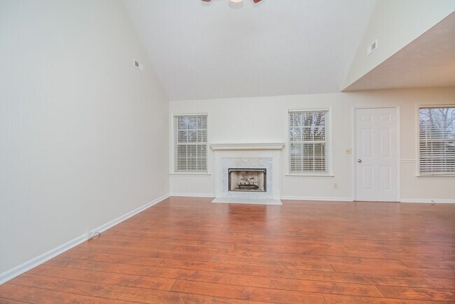 Foto del edificio - 1320 Dodd Trail
