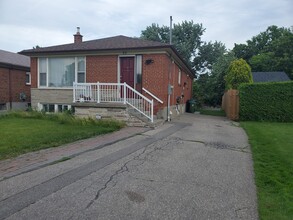 Building Photo - 53 Chillery Av