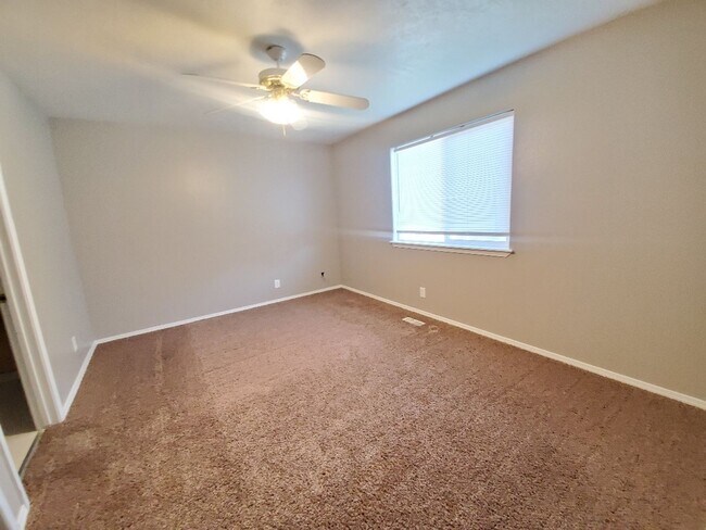 Foto del edificio - 1003 Gold Creek Dr