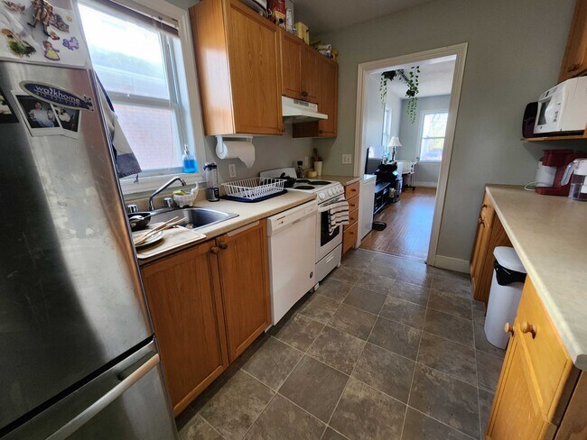 Building Photo - 80 Pembroke St