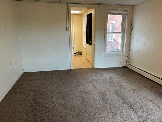 Building Photo - 848 Blunston St