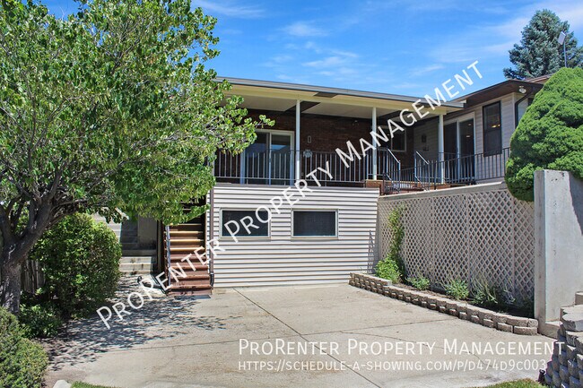 Building Photo - Beautiful Views 4 Bed, 3 Bath Sandy Home