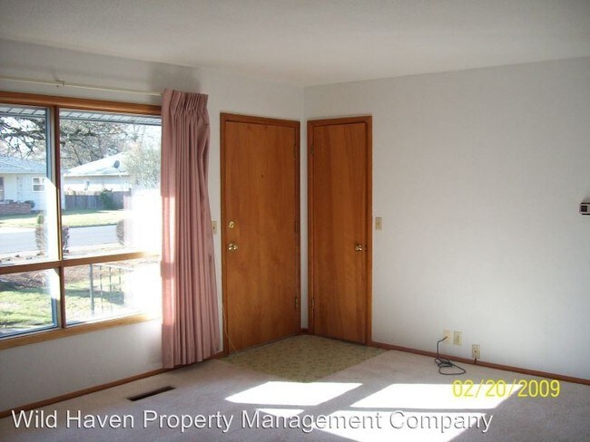 Building Photo - 3 br, 2 bath House - 609 NE 19th St.