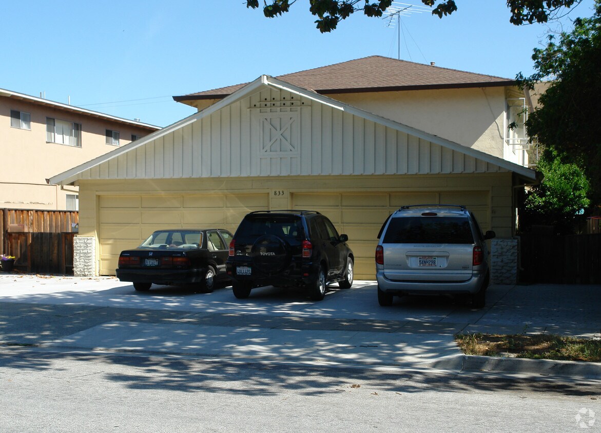 Building Photo - 833 Blair Ave
