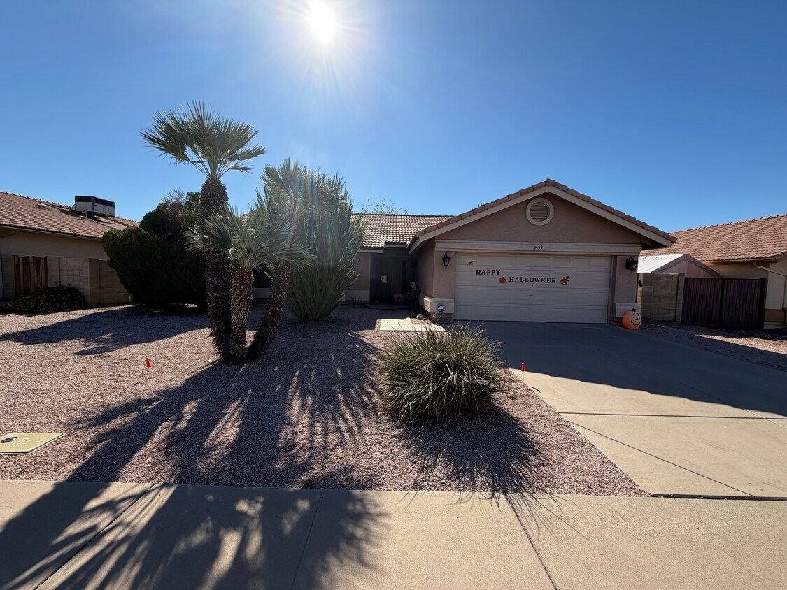 Foto principal - 5453 E Emerald Ave