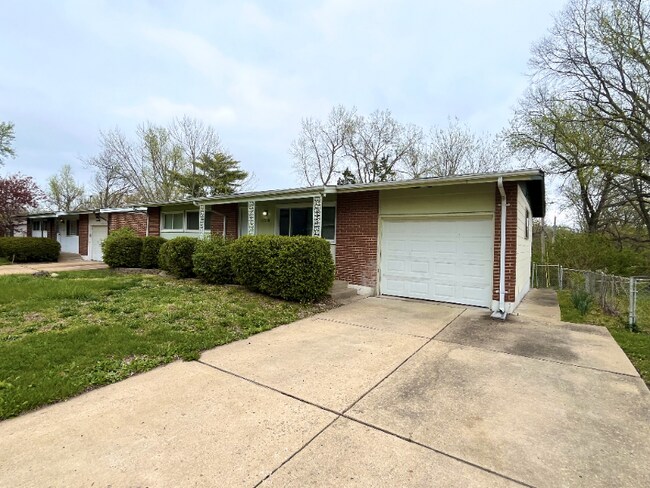 Building Photo - 10308 Deem Dr