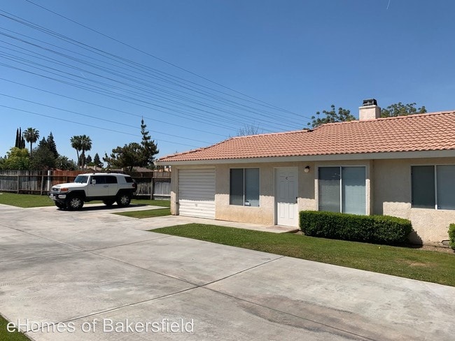 Building Photo - 2801 Brookside Dr