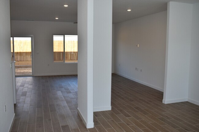 Building Photo - 1081 Wolverton Wy W