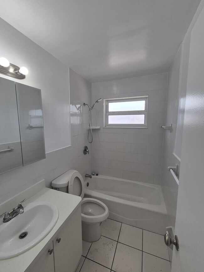 Foto del edificio - 3518 Taylor St